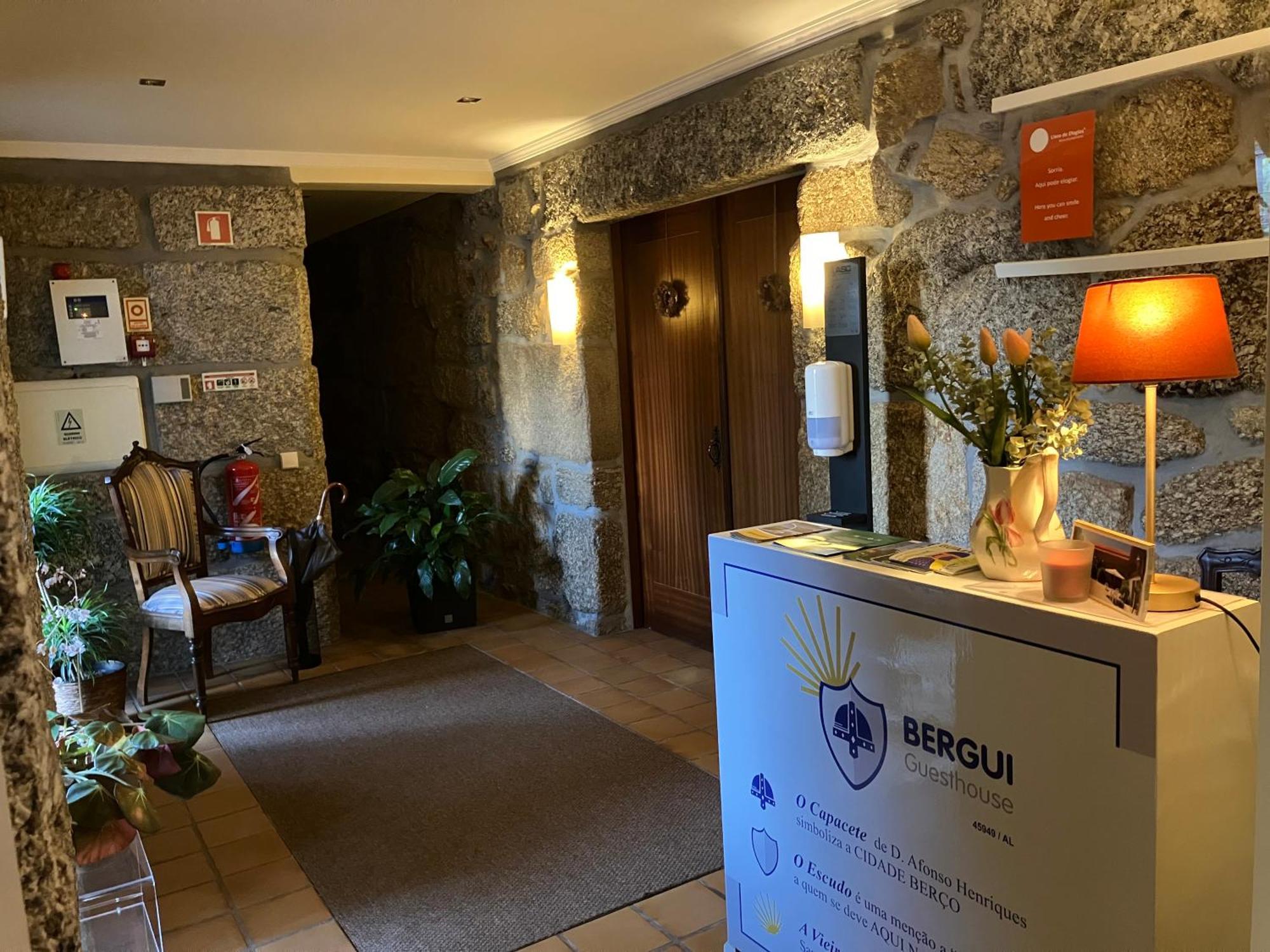 Bergui Guesthouse - Em Guimaraes Desde 2017 Exteriér fotografie