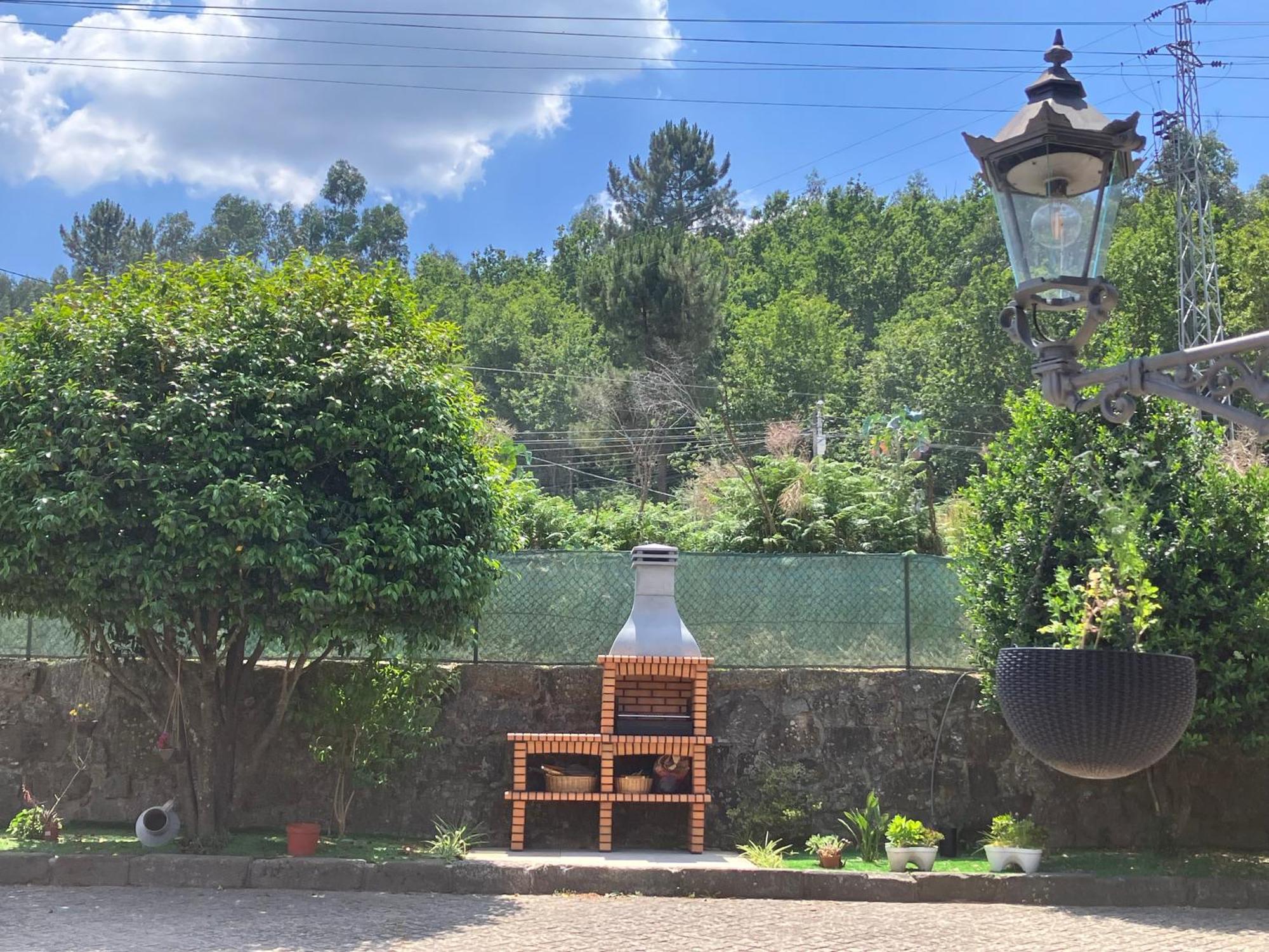 Bergui Guesthouse - Em Guimaraes Desde 2017 Exteriér fotografie