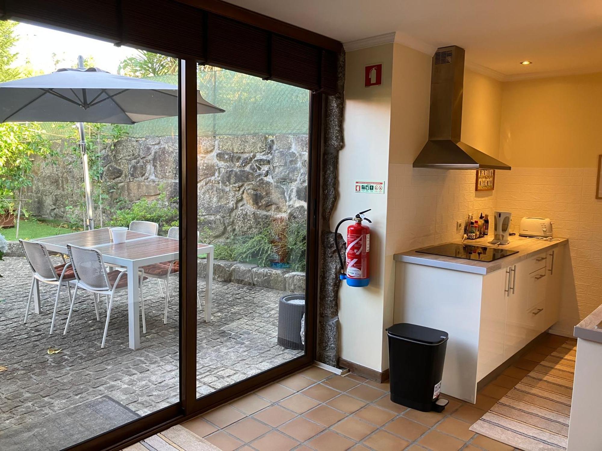Bergui Guesthouse - Em Guimaraes Desde 2017 Exteriér fotografie