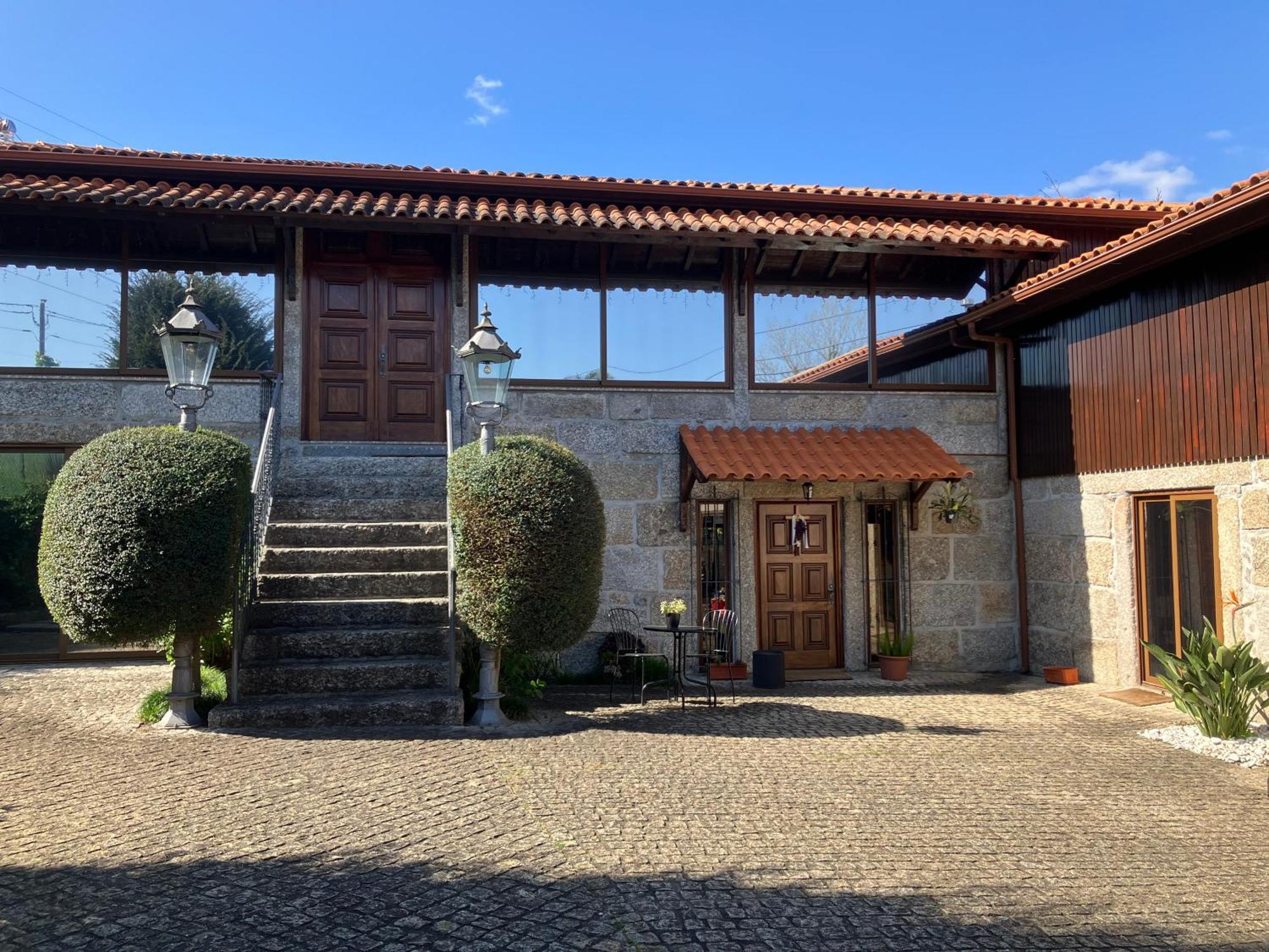 Bergui Guesthouse - Em Guimaraes Desde 2017 Exteriér fotografie