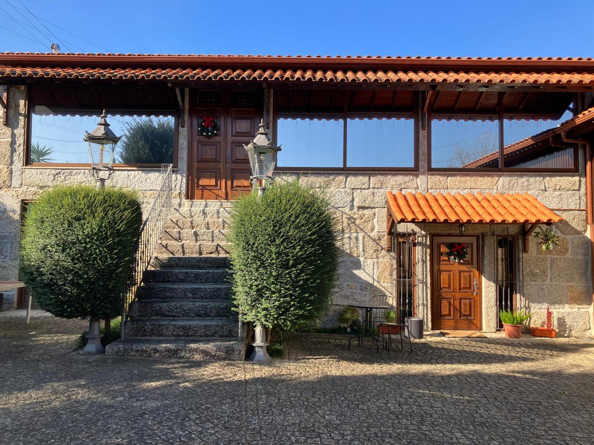 Bergui Guesthouse - Em Guimaraes Desde 2017 Exteriér fotografie