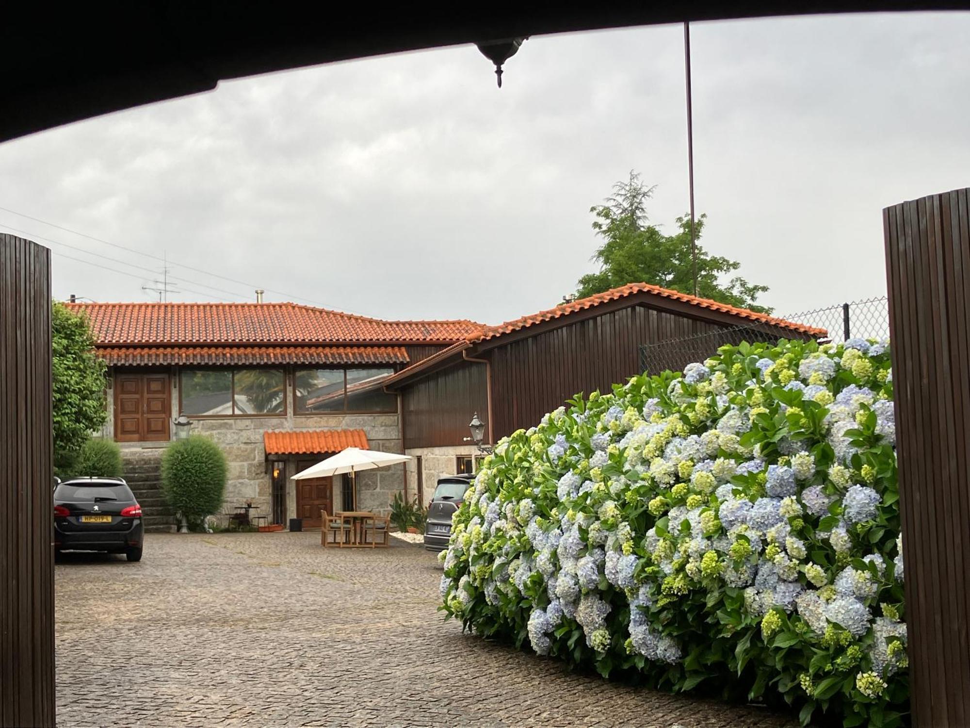 Bergui Guesthouse - Em Guimaraes Desde 2017 Exteriér fotografie