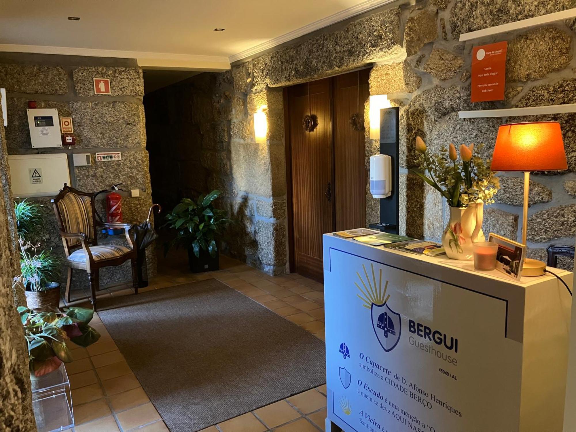 Bergui Guesthouse - Em Guimaraes Desde 2017 Exteriér fotografie